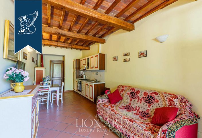 Image No.46-22 Bed Farmhouse for sale