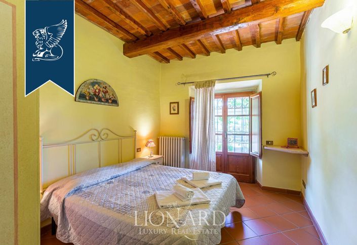 Image No.48-22 Bed Farmhouse for sale