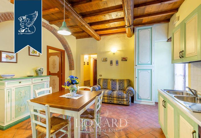 Image No.51-22 Bed Farmhouse for sale