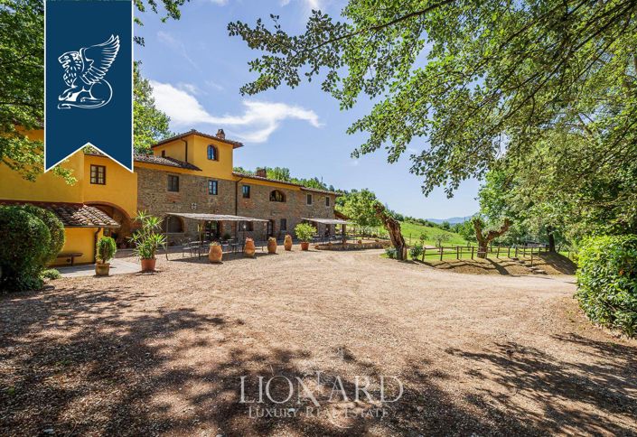 Image No.6-22 Bed Farmhouse for sale