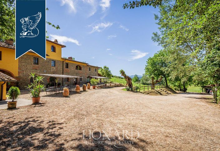 Image No.7-22 Bed Farmhouse for sale