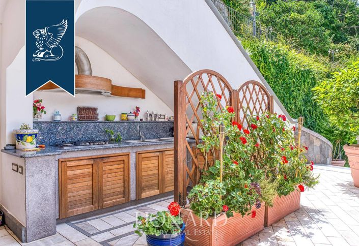 Image No.10-5 Bed Villa for sale