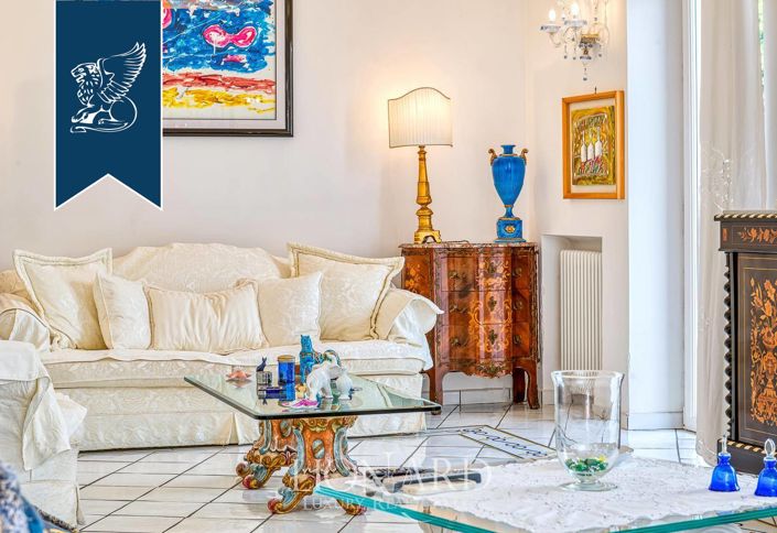 Image No.15-5 Bed Villa for sale