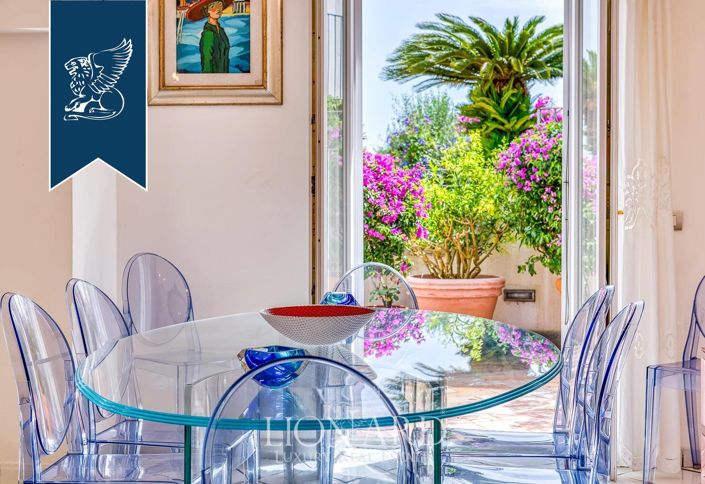 Image No.16-5 Bed Villa for sale