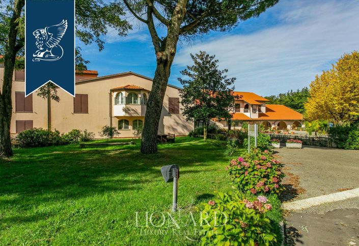 Image No.14-106 Bed Hotel for sale