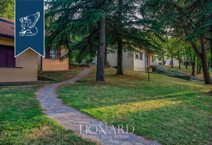 Image No.21-106 Bed Hotel for sale