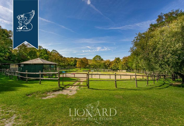 Image No.30-106 Bed Hotel for sale