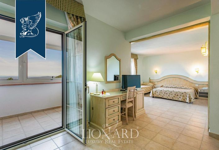 Image No.44-106 Bed Hotel for sale