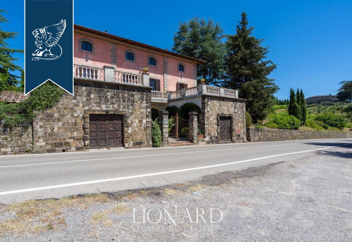 Image No.8-13 Bed Farmhouse for sale