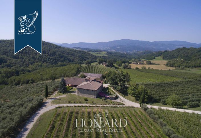 Image No.3-9 Bed Farmhouse for sale