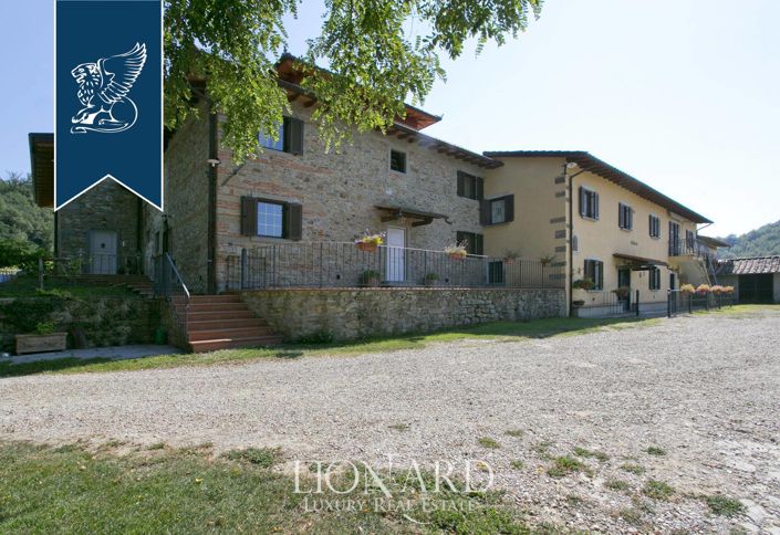 Image No.4-9 Bed Farmhouse for sale