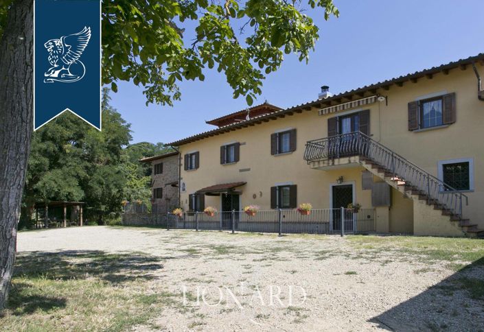 Image No.5-9 Bed Farmhouse for sale