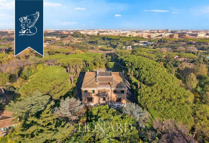 Image No.1-30 Bed Villa for sale