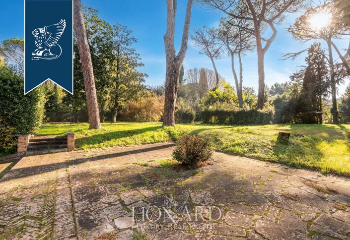 Image No.8-30 Bed Villa for sale