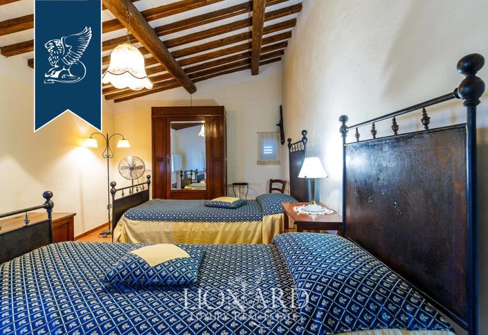 Image No.16-8 Bed Villa for sale