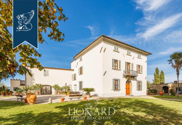 Image No.9-8 Bed Villa for sale