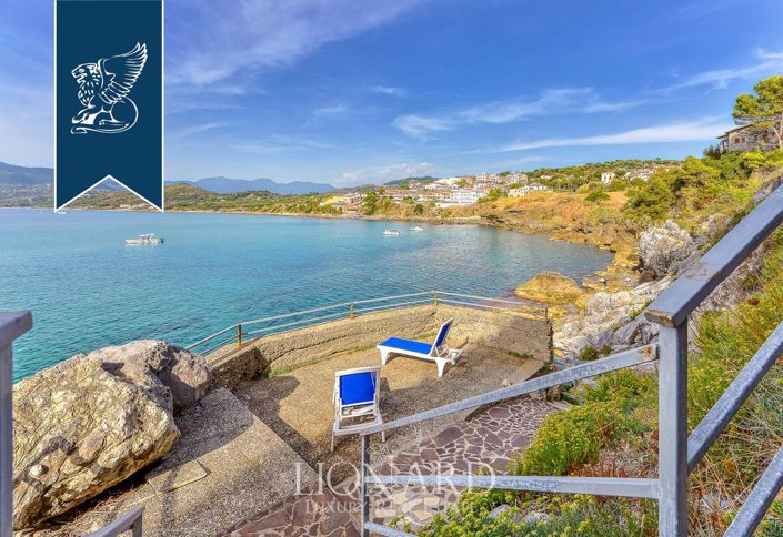 Image No.18-12 Bed Hotel for sale