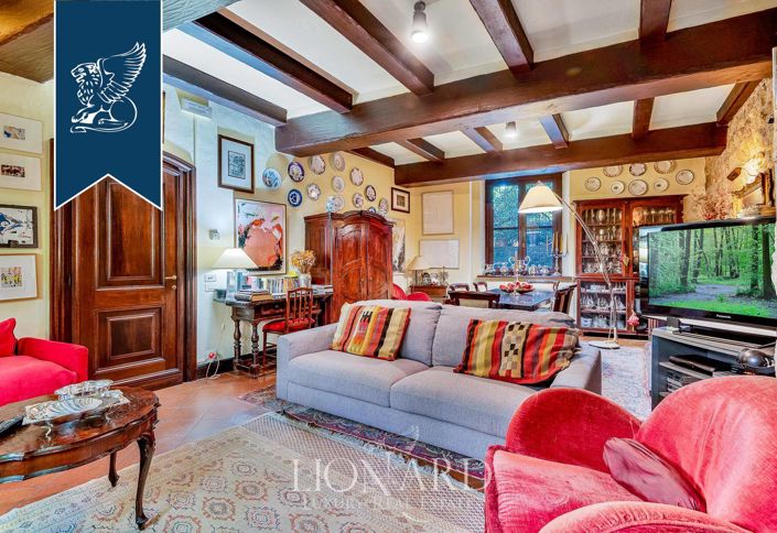 Image No.10-6 Bed Property for sale