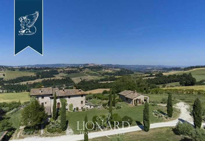 Image No.8-8 Bed Country House for sale