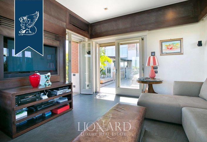 Image No.19-4 Bed Apartment for sale