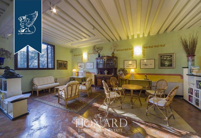 Image No.30-22 Bed Villa for sale