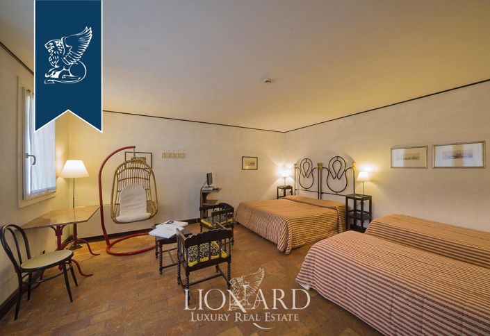 Image No.40-22 Bed Villa for sale