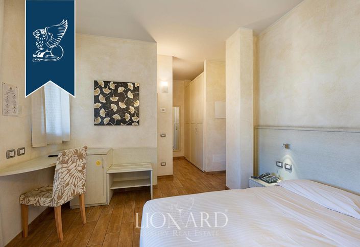 Image No.26-37 Bed Farmhouse for sale