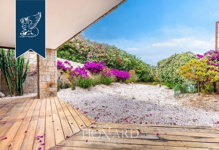 Image No.10-5 Bed Villa for sale