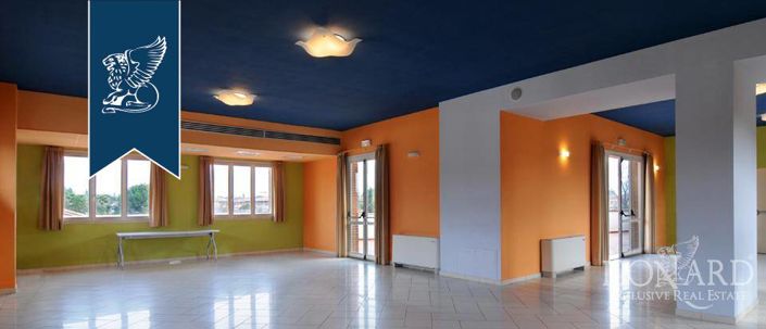 Image No.26-20 Bed Hotel for sale