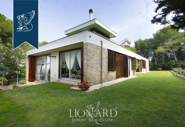 Image No.12-4 Bed Villa for sale