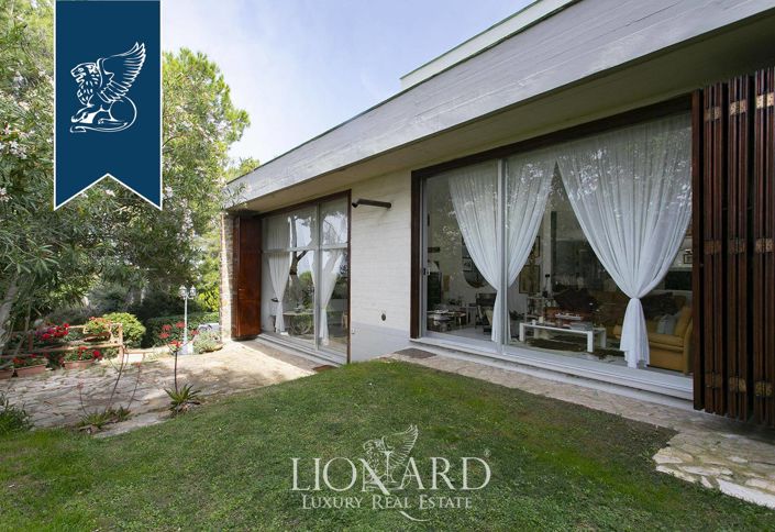 Image No.18-4 Bed Villa for sale