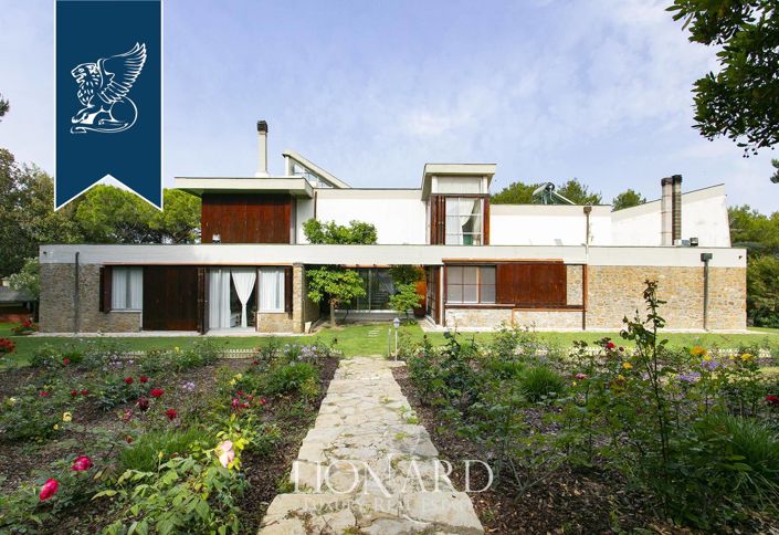 Image No.8-4 Bed Villa for sale