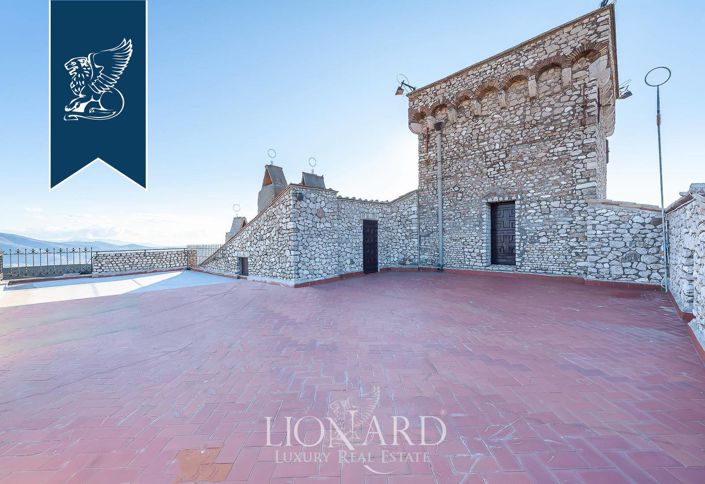 Image No.33-7 Bed Property for sale