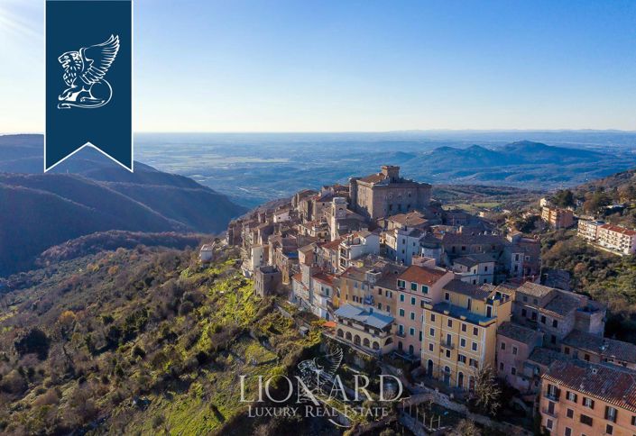 Image No.4-7 Bed Property for sale