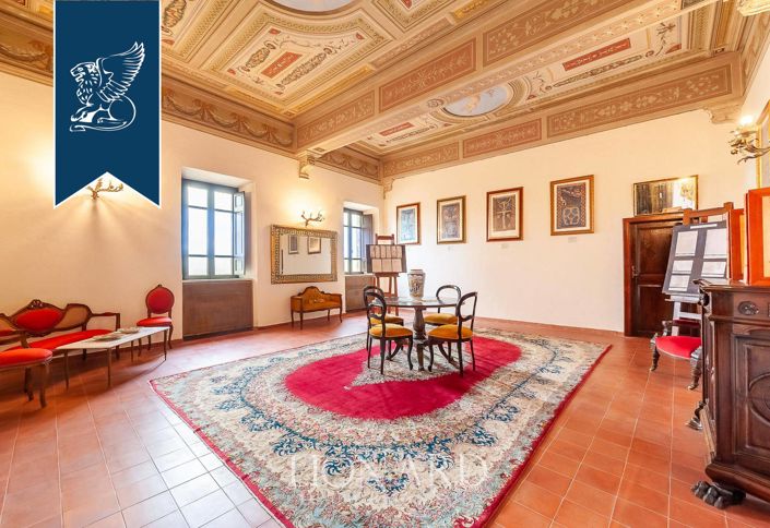 Image No.48-7 Bed Property for sale