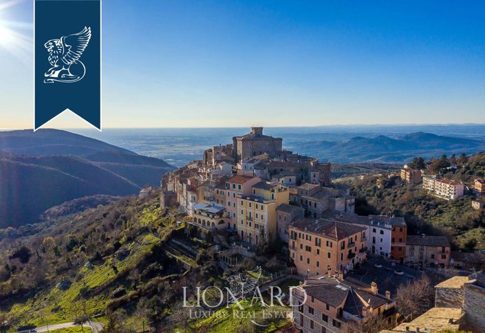 Image No.5-7 Bed Property for sale