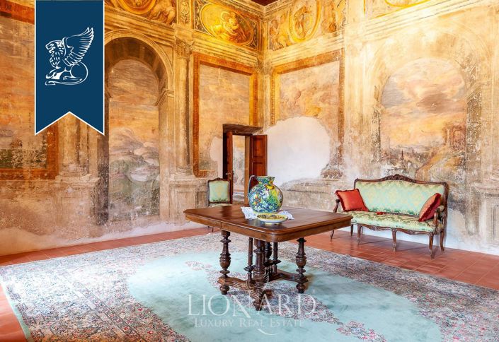 Image No.56-7 Bed Property for sale