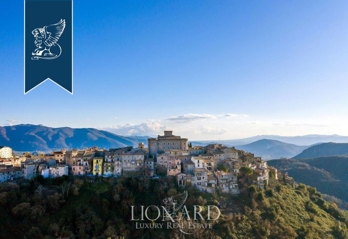 Image No.6-7 Bed Property for sale