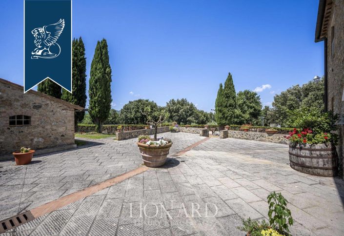 Image No.10-21 Bed Villa for sale