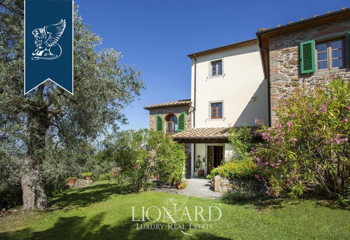 Image No.12-9 Bed Villa for sale