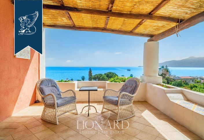 Image No.10-7 Bed Villa for sale