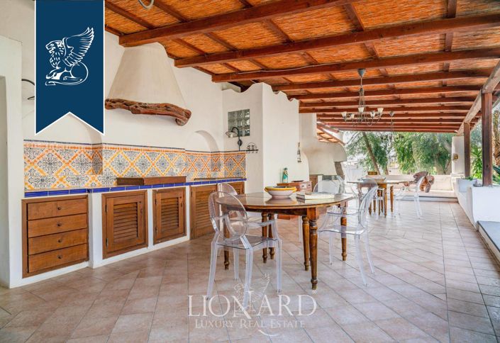 Image No.14-7 Bed Villa for sale