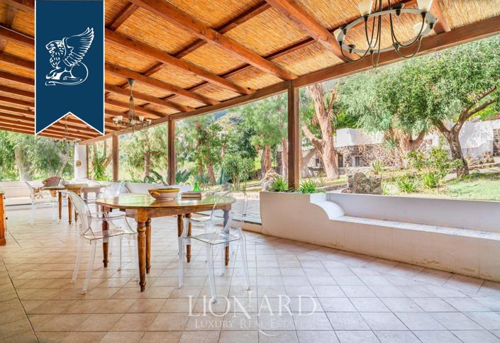 Image No.15-7 Bed Villa for sale