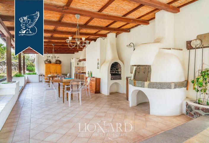 Image No.16-7 Bed Villa for sale