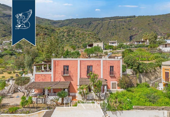 Image No.2-7 Bed Villa for sale