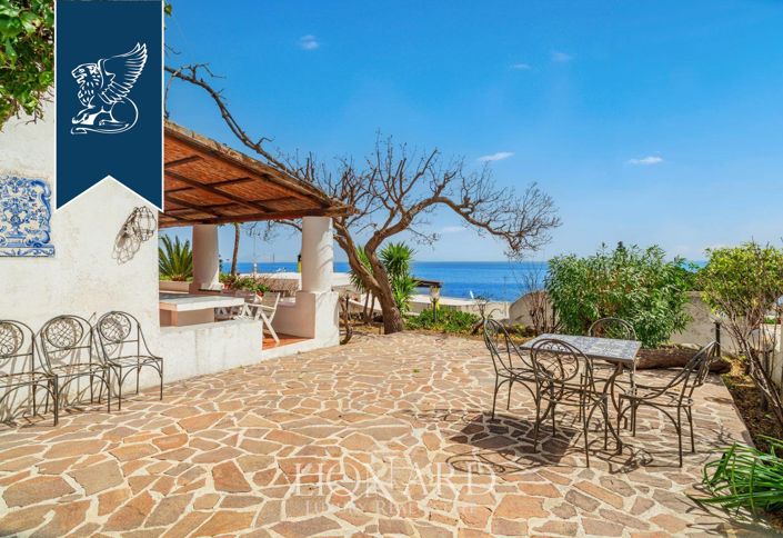 Image No.20-7 Bed Villa for sale