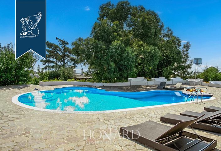 Image No.4-7 Bed Villa for sale