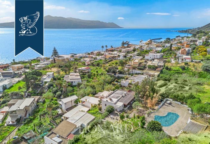 Image No.7-7 Bed Villa for sale