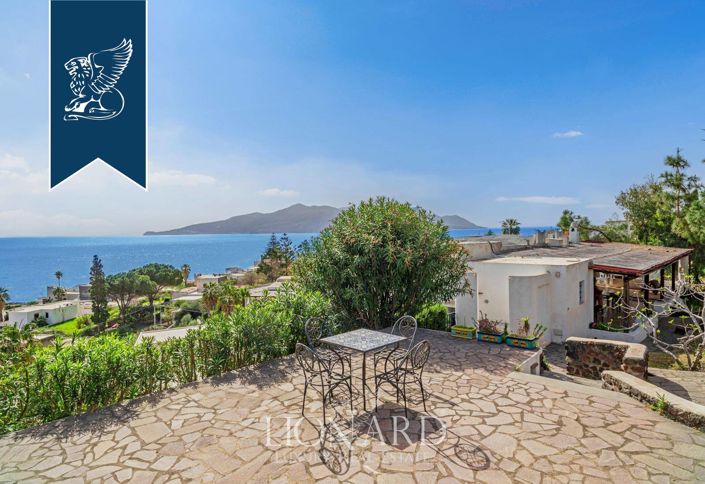 Image No.8-7 Bed Villa for sale