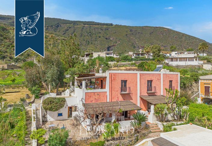 Image No.9-7 Bed Villa for sale